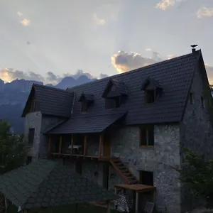  Pensión Vellezrit Shkambi